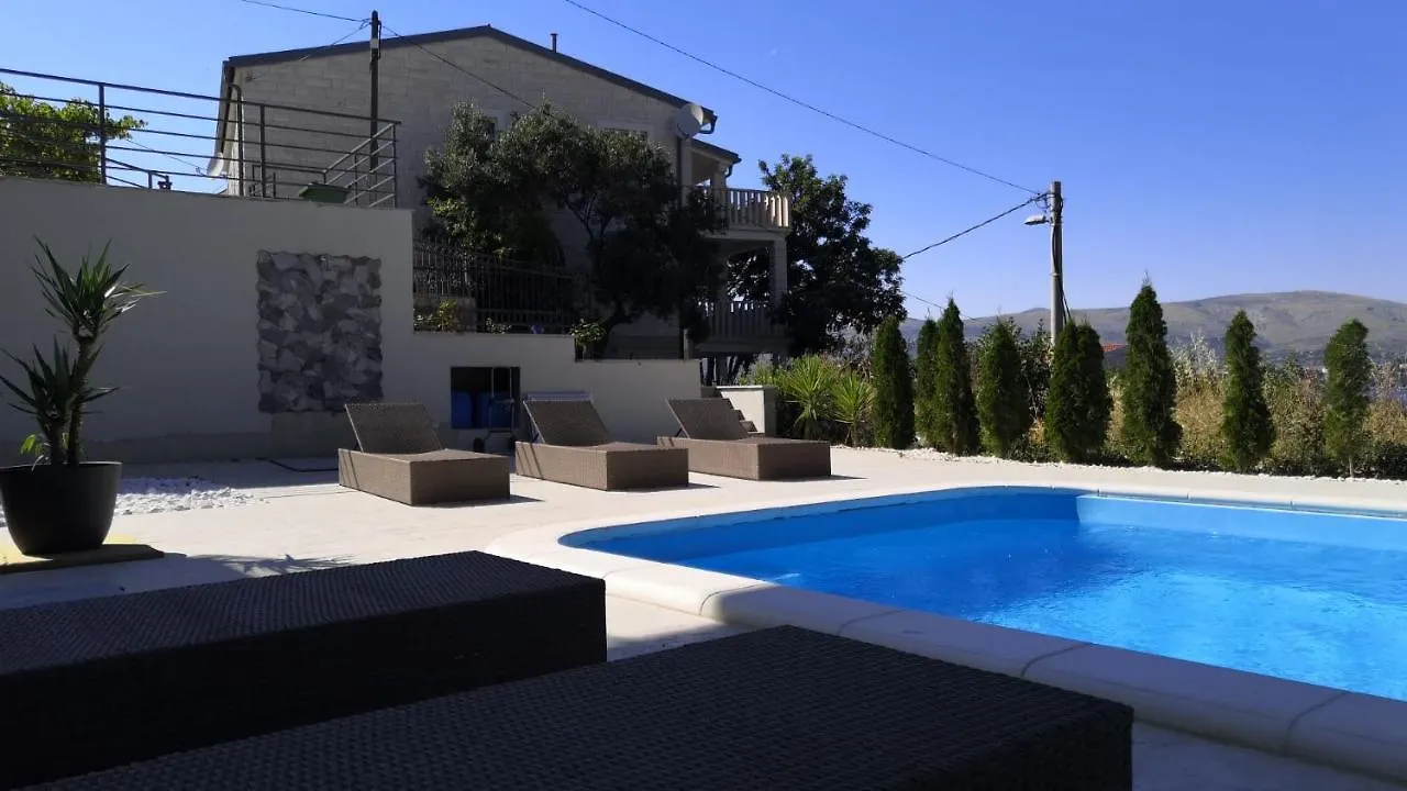 A&A Apartments By The Sea Trogir