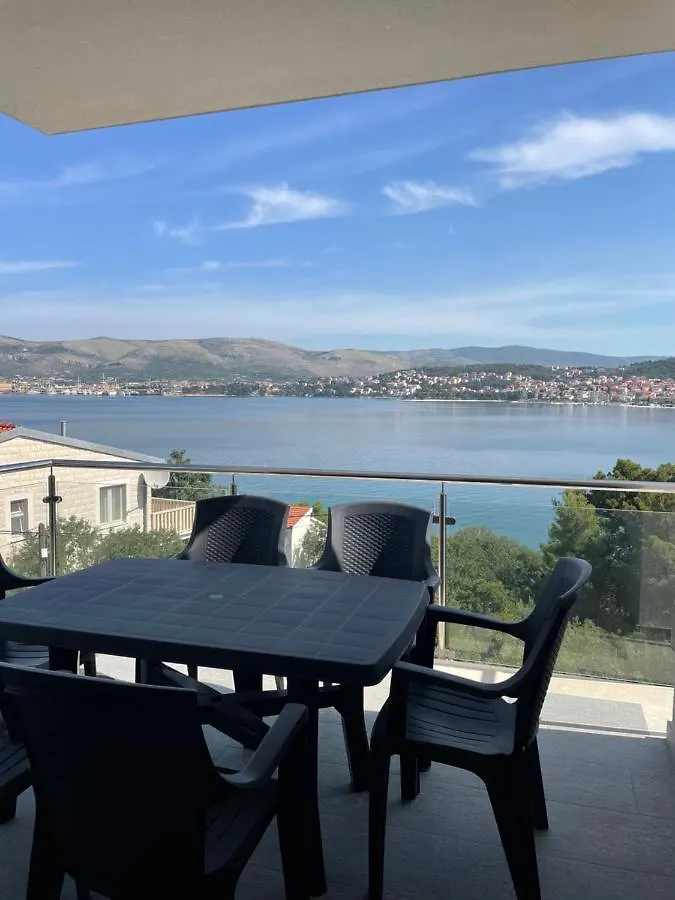 A&A Apartments By The Sea Trogir 0*,