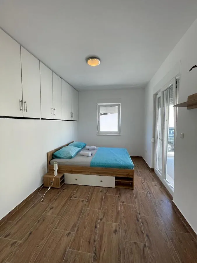 A&A Apartments By The Sea Trogir Croatia