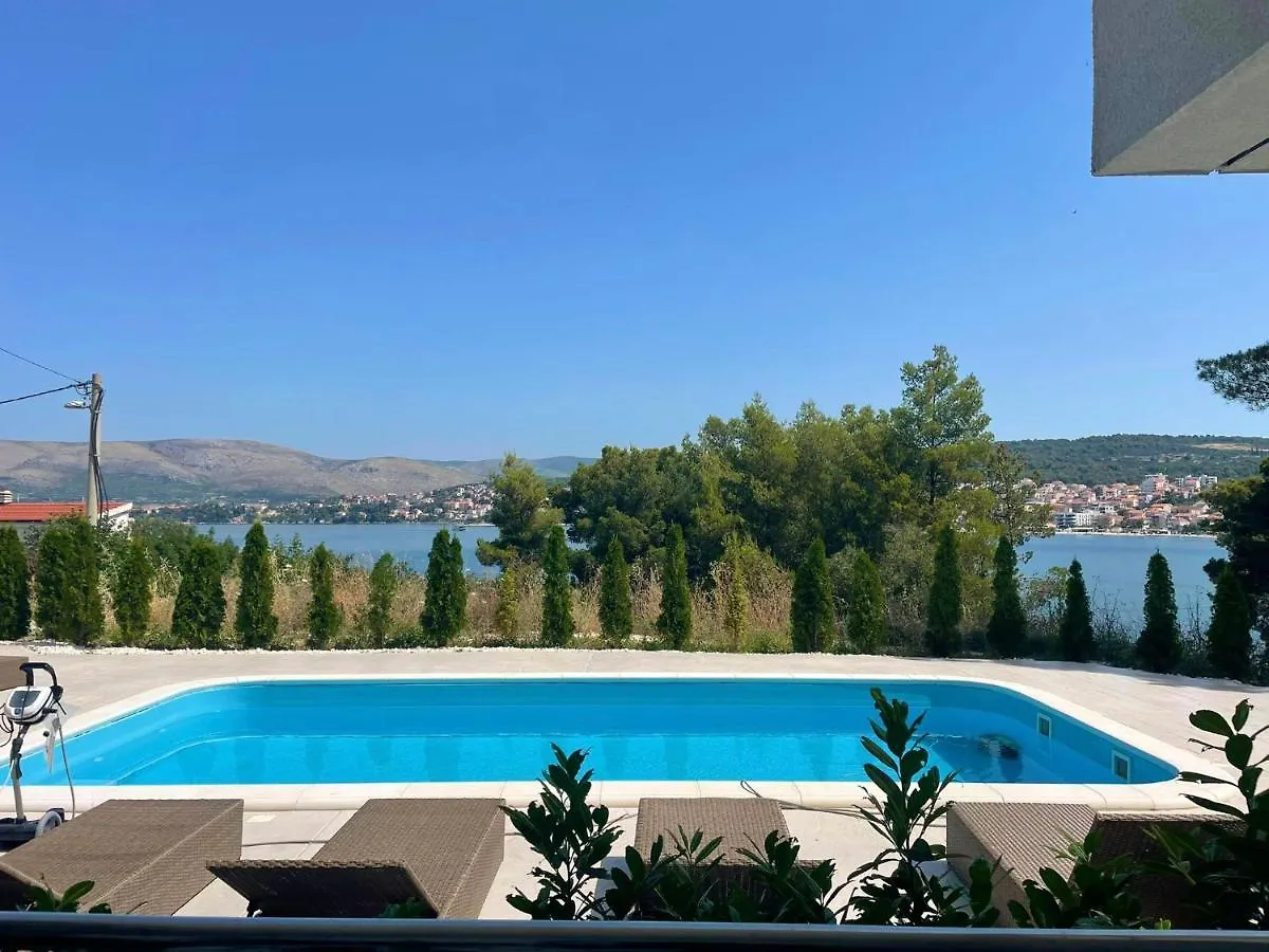 A&A Apartments By The Sea Trogir
