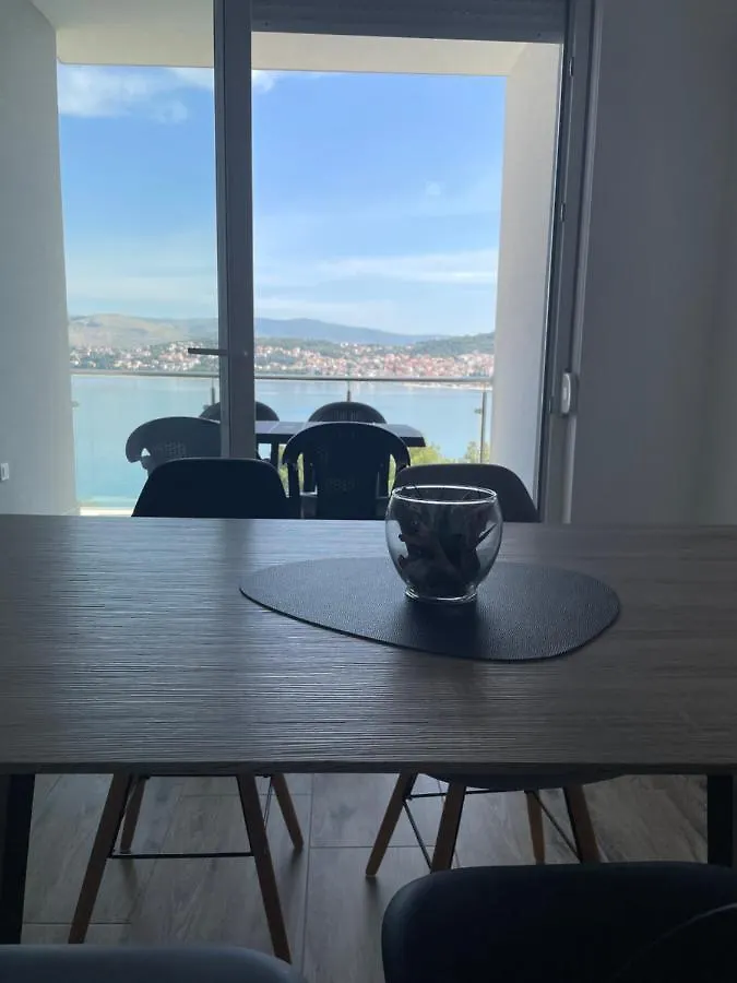 A&A Apartments By The Sea Trogir 0*,