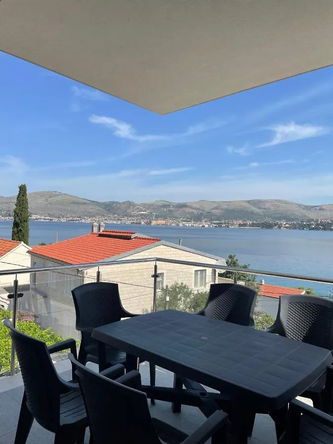 A&A Apartments By The Sea Trogir