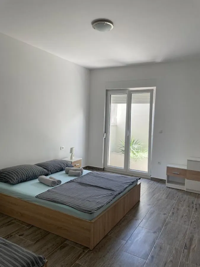A&A Apartments By The Sea Trogir 0*,